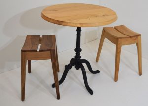 Beizentisch Gussfuss mit Tabouret Hocker